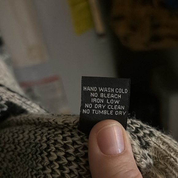 Mia Maddison sweater XL off white and black with a hook and eye closure at top - Picture 4 of 7